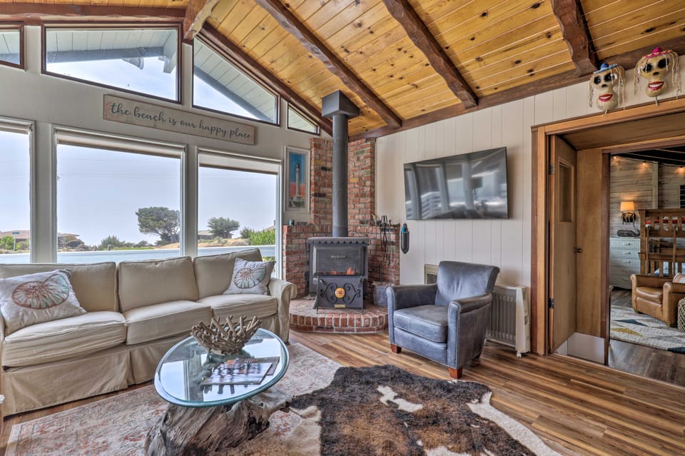 Irish Beach Cottage w/ Beach Access & Ocean Views House in Mendocino County