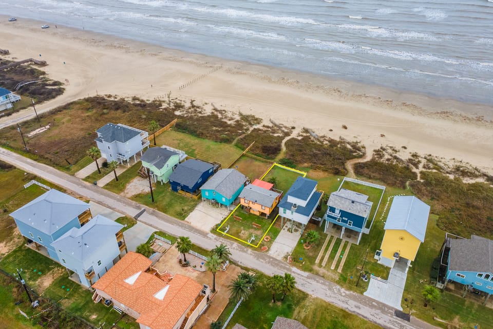 Steps to Private Beach! Pet-Friendly Getaway House in Hitchcock