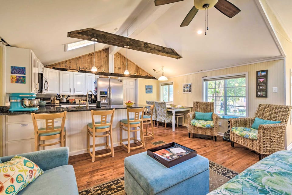 Lakeside Kent Home w/ Pier + Boat Ramp Access Cottage in New York