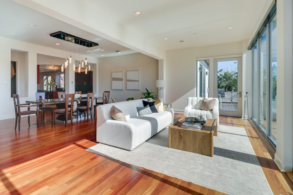 Patio, Pool & Views: Spacious Hill Country Getaway House in Lake Austin