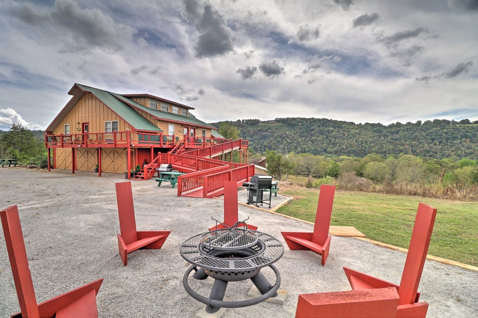 Updated Mtn View Studio w/ Loft - Near River! Apartment in Arkansas