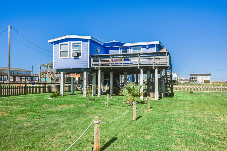 1 Mi to Surfside Beach: BBQ-Ready Home in Freeport House in Surfside Beach