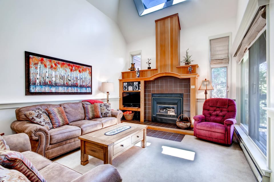 Hot Tub & Grilling Area: Keystone Townhome! Apartment in Keystone