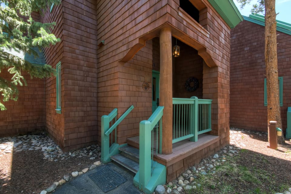 Hot Tub & Grilling Area: Keystone Townhome! Apartment in Keystone