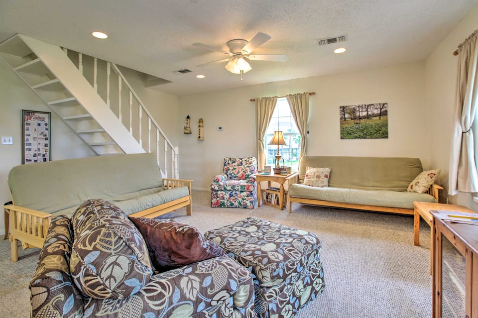 < 1 Mi to Beach! Waterfront Galveston Bay Retreat House in Galveston Island
