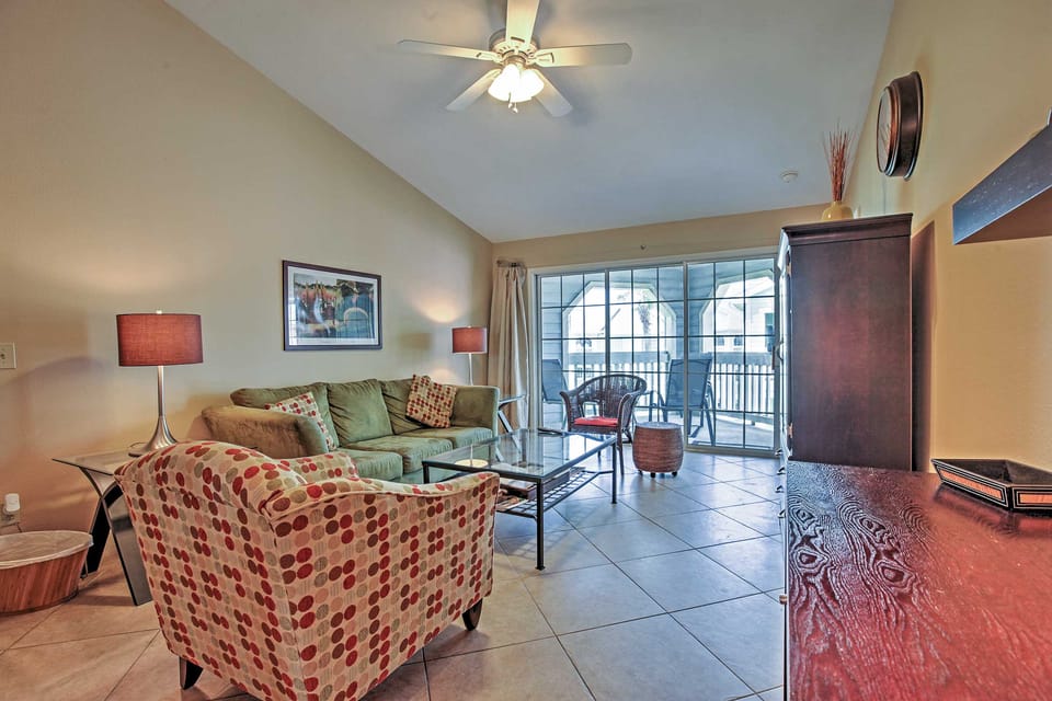 Steps to Beach & Pool! Colorful Galveston Retreat Apartment in Galveston Island
