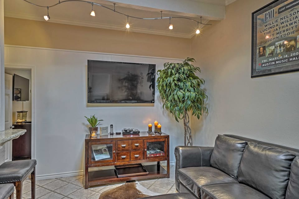 5 Mi to Dtwn: Austin Gem w/ Pool, Pets Welcome Apartment in Austin