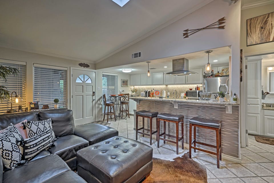 5 Mi to Dtwn: Austin Gem w/ Pool, Pets Welcome Apartment in Austin
