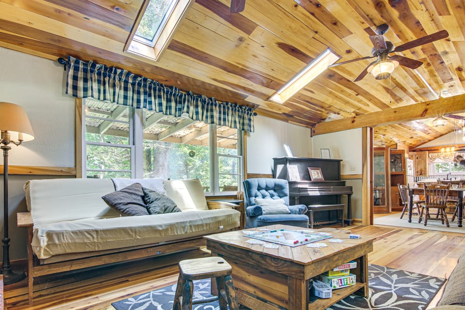 20-Acre Cabin w/ Pond: 5 Mi to Biltmore Estate! House in Asheville