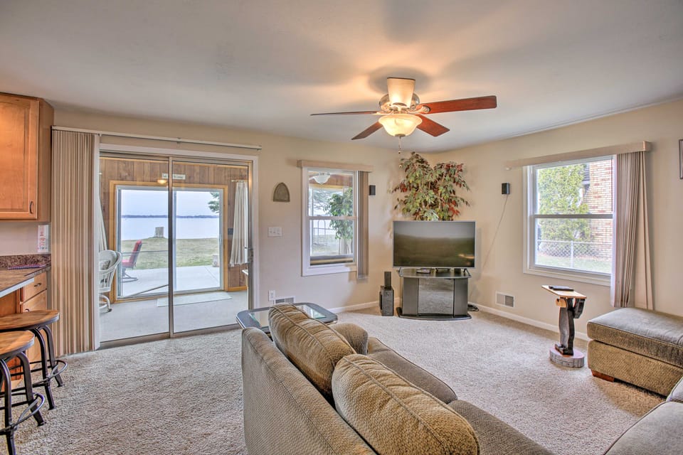 Peaceful Lakefront Houghton Lake Property w/ Patio House in Prudenville