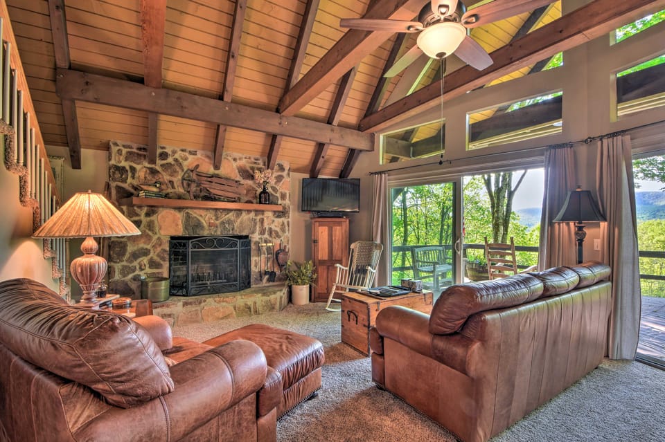 Sky Valley Home w/ Stunning Views - 1 Mi to Resort House in Sky Valley