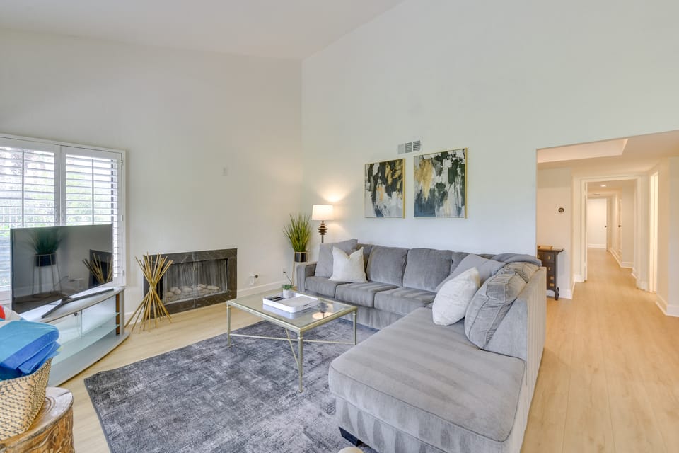 Quiet Palm Desert Condo: Workspace & Pool Access! Apartment in Palm Desert