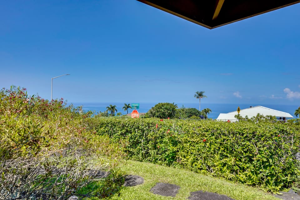 Kona Coast Hideaway w/ Patio & Pacific Ocean Views House in Holualoa
