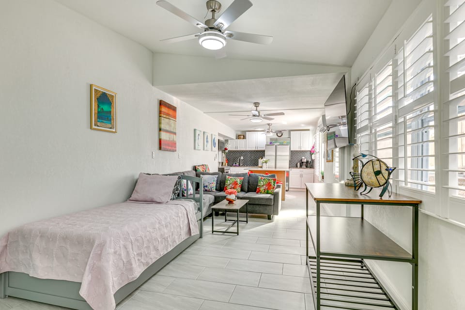 'Driftwood Beach Suite' - Walk to Clearwater Bch House in Clearwater Beach