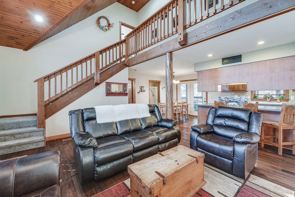 Families Welcome! Branson Resort-Style Getaway House in Indian Point