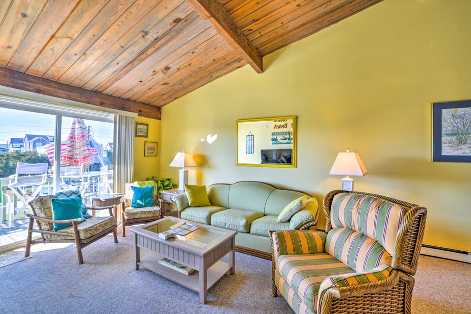 Coastal Atlantic Beach Duplex < 1 Mi to Boardwalk! House in Atlantic Beach