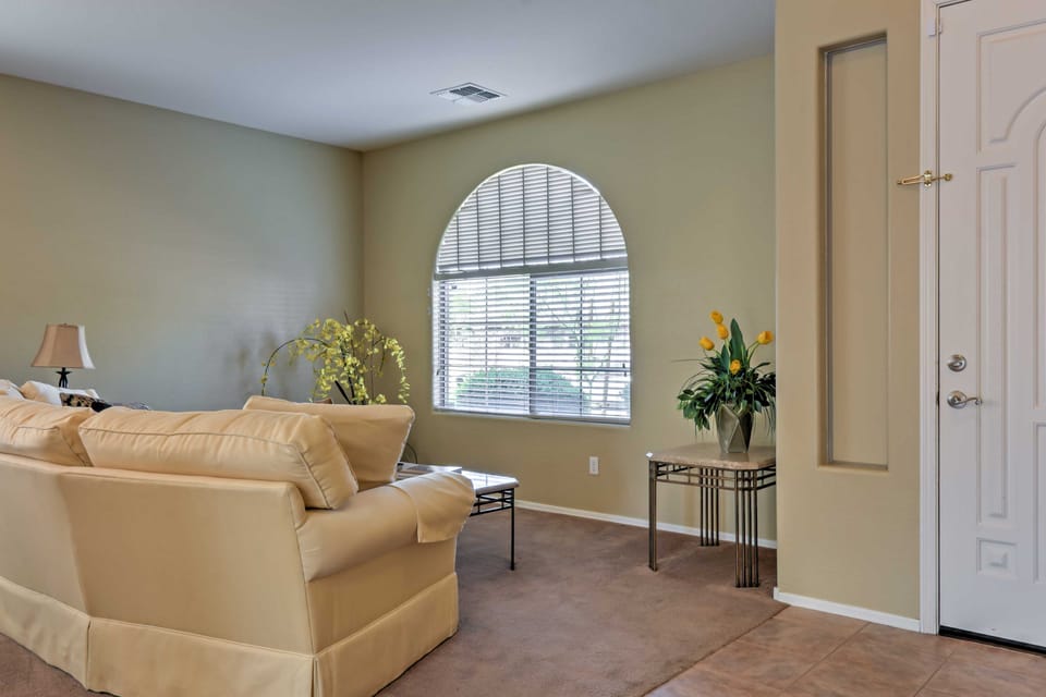 North Phoenix Home w/ Pool: Hike, Swim & Shop! House in New River