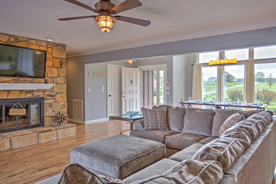 Monticello Home w/ Multi-Level Deck on 2 Acres! House in Lake Cumberland
