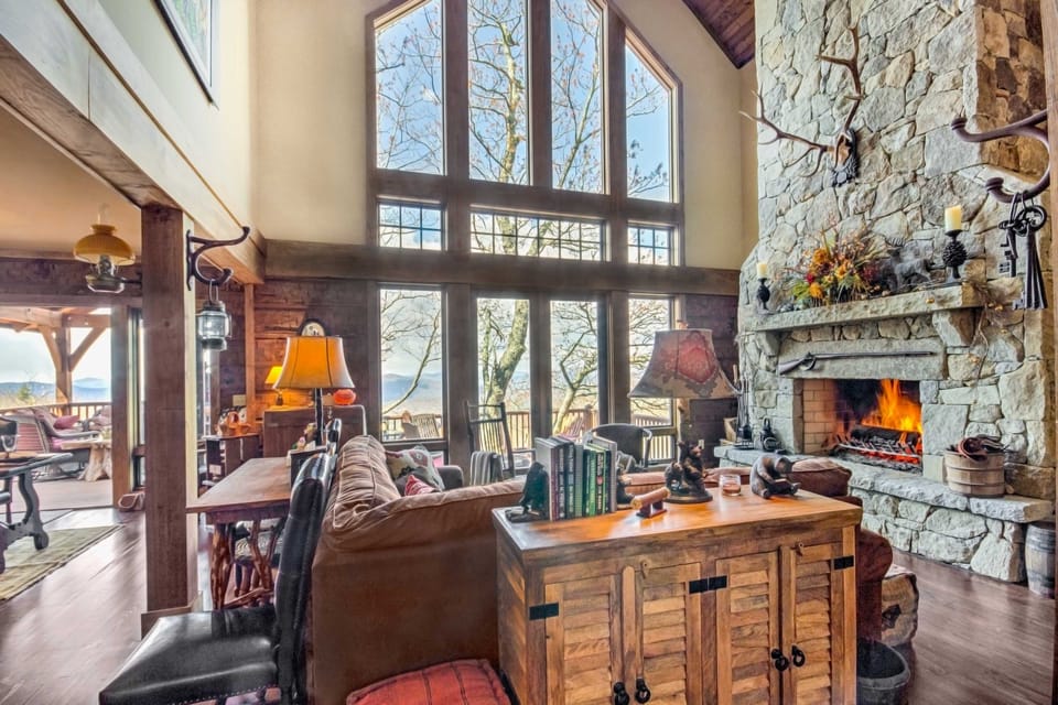 Hike, Ski & Explore! Mtn-View Cabin in Sapphire House in Tennessee