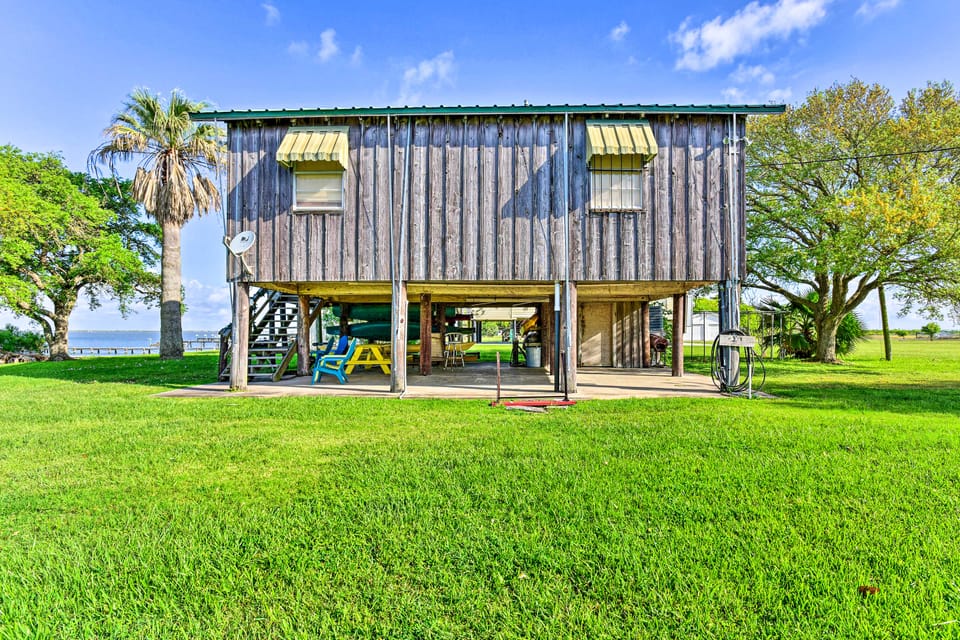 Fishing Pier, Kayaks: Bayfront Home in Palacios! House in Texas
