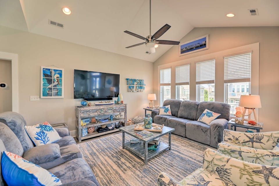 Charming Surf City Home w/ Elevator: Walk to Beach House in Surf City