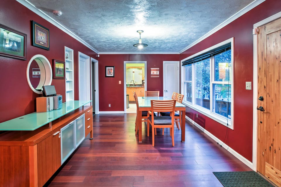 Downtown Anchorage Home, 1 Block to Coastal Trail! House in Anchorage