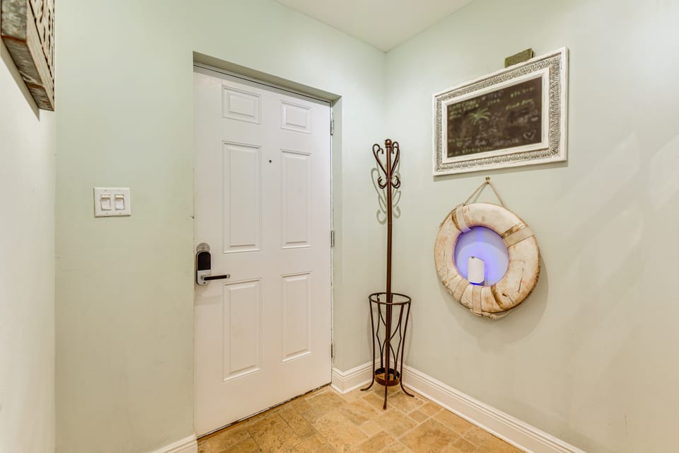 Seaside Panama City Beach Condo w/ Outdoor Pool! Apartment in Lower Grand Lagoon