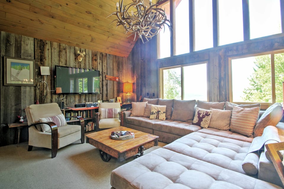 East Burke House w/ Deck < 3 Mi to Kingdom Trails! House in Burke