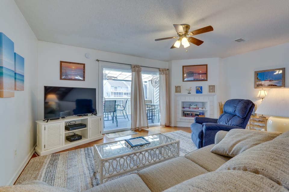 Cape San Blas Gem: Walk to Beach & Pool! Apartment in Florida