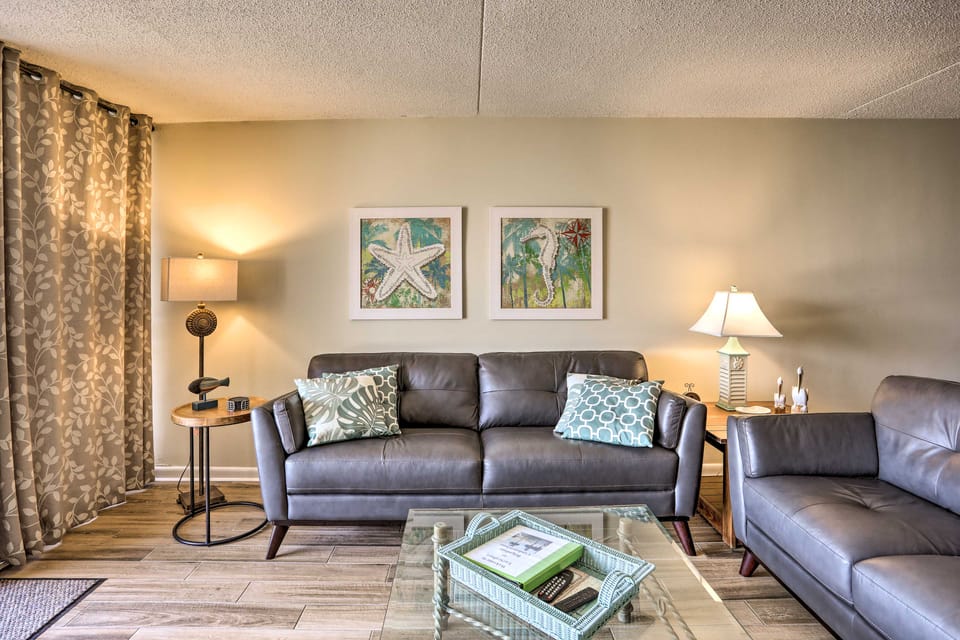 Chic Myrtle Beach Seaside Escape w/ Pool Access! Apartment in South Carolina