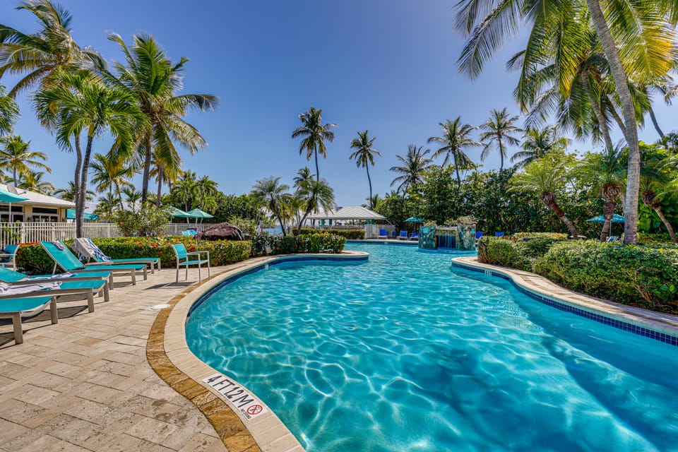 Walk to Beach: St Thomas Condo w/ Balconies Apartment in Virgin Islands (U.S.)