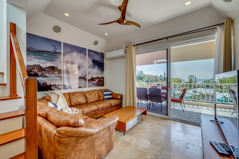 Walk to Beach: St Thomas Condo w/ Balconies Apartment in Virgin Islands (U.S.)