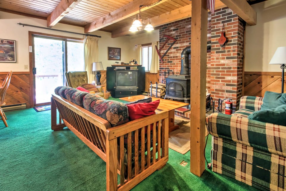 Cozy Bartlett Townhome < 3 Mi to Attitash Mountain Apartment in Bartlett
