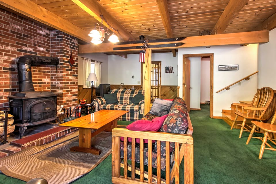 Cozy Bartlett Townhome < 3 Mi to Attitash Mountain Apartment in Bartlett