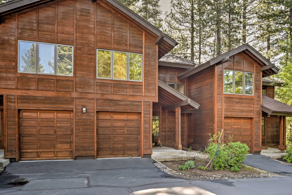 Forest-View Gem 2 Mi to Diamond Peak Ski Resort! Apartment in Incline Village
