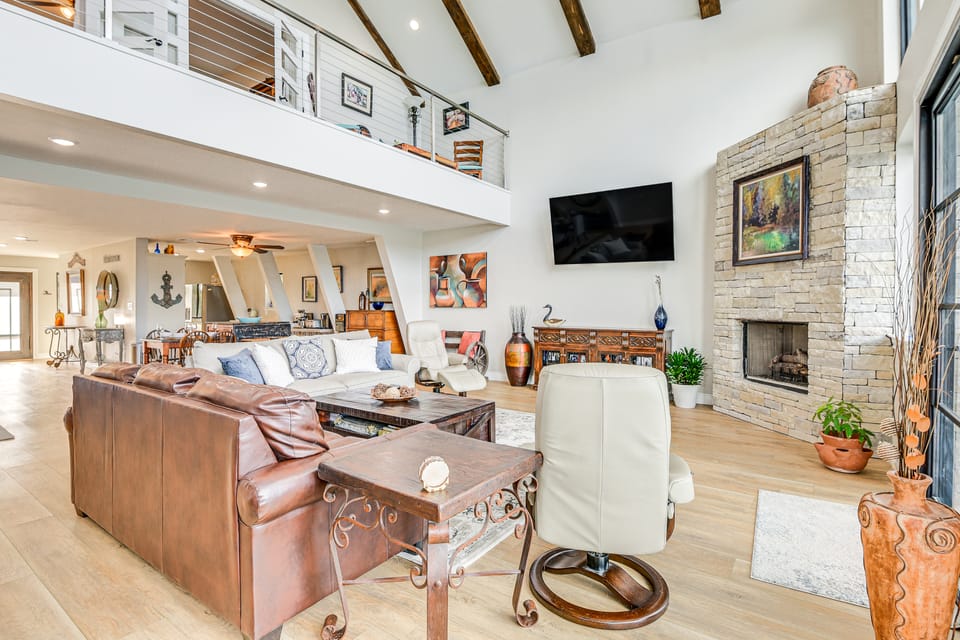 Newly Remodeled Lakefront Granbury Escape w/ Dock! House in Granbury