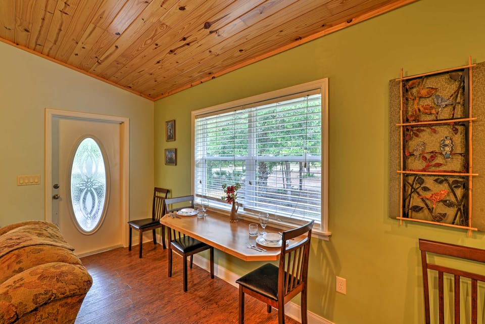 Crystal River Cottage on 1 Acre w/ Deck & Porch! Cottage in Florida