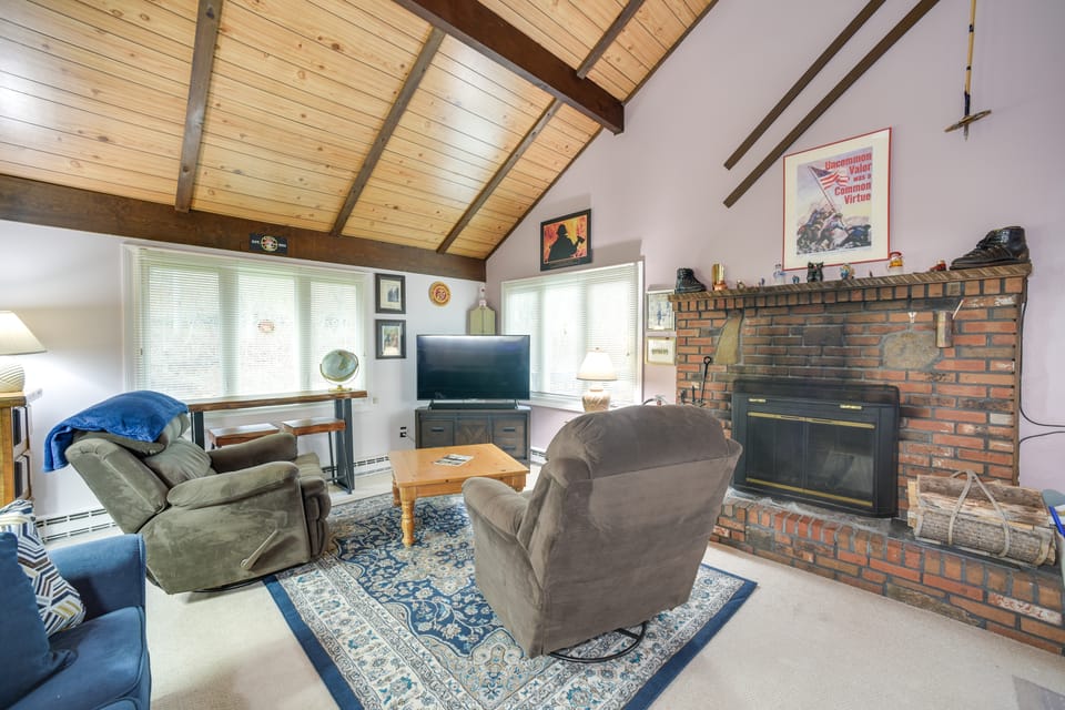 Hunter Hideaway w/ Yard & Deck: 3 Mi to Ski Slopes House in Capital District, NY, USA