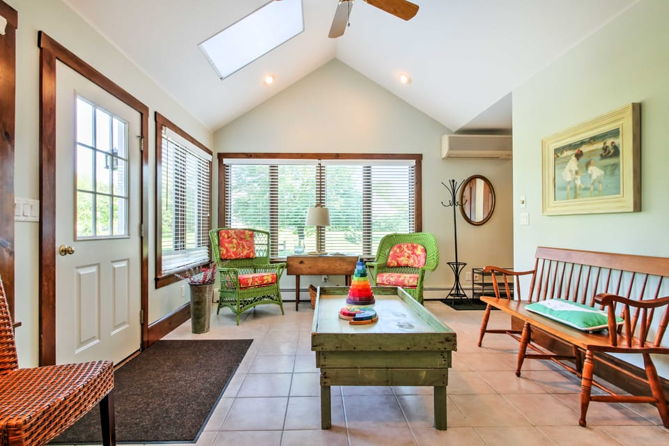 Large Kennebunk Home, Walk to Beach < 2 Mi to Town House in Maine