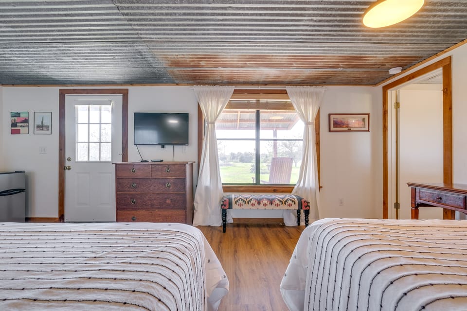 Delightful Carmine Studio on Farm Near Round Top! Apartment in Texas