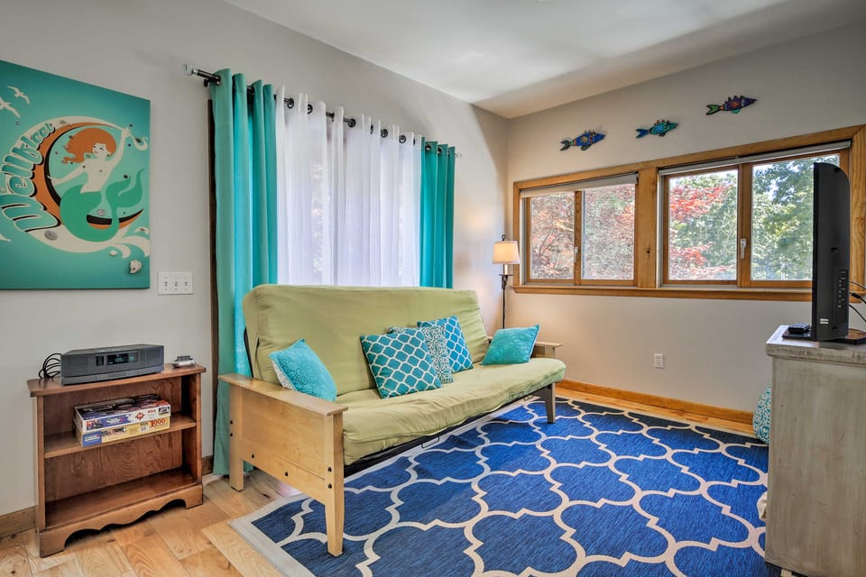Great for Couples! Cape Cod Cottage 2 Mi to Beach Cottage in Wellfleet
