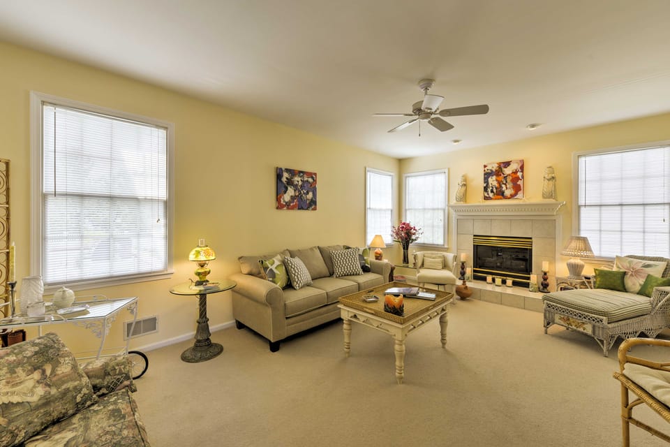 Cozy Mantoloking Home in Private Beach Association House in Brick