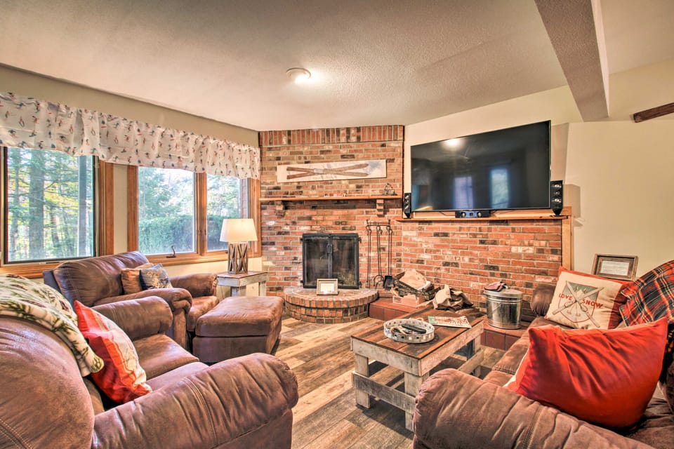 2-Story Townhouse - 1 Mi to Killington Ski Area! Apartment in Mendon