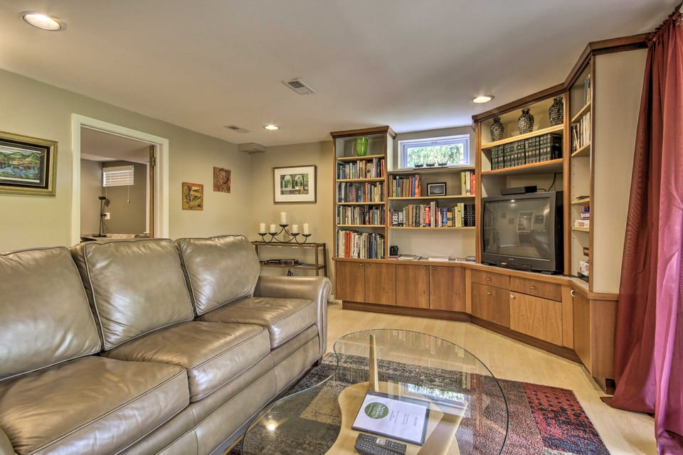 Harpers Ferry Apartment w/ Private Pool & Hot Tub! Apartment in Harpers Ferry