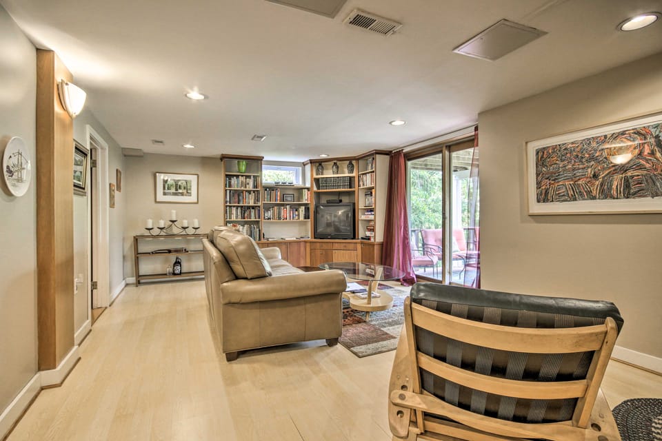 Harpers Ferry Apartment w/ Private Pool & Hot Tub! Apartment in Harpers Ferry