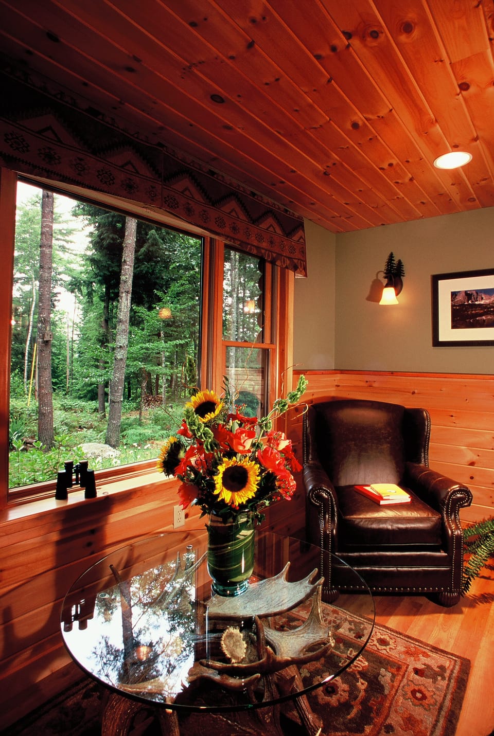 Upscale Fryeburg Cabin: Hot Tub + Billiards Table! House in Conway