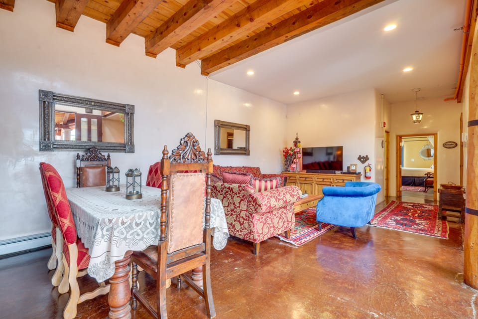 Los Cerrillos Hillside Hacienda on 65 Acres! Villa in New Mexico