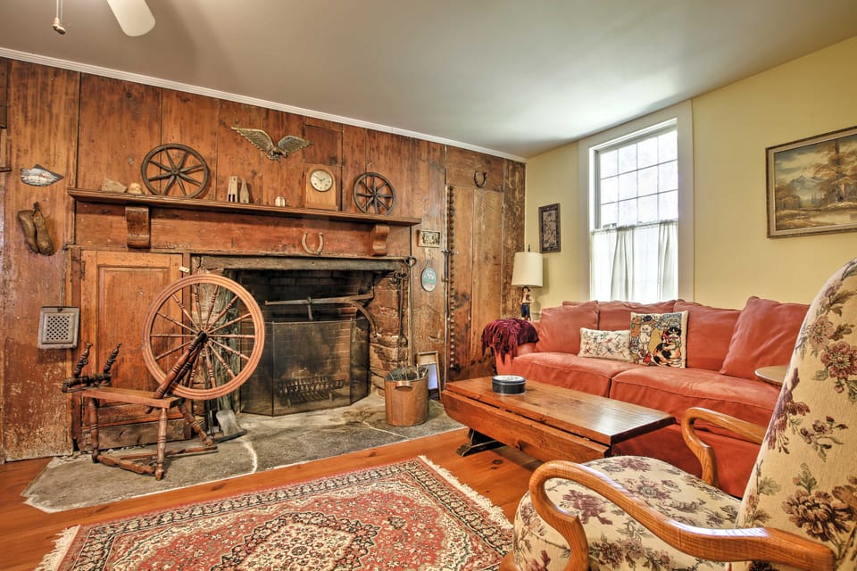 Historic Huntington Home - Walk to Westfield River House in Massachusetts