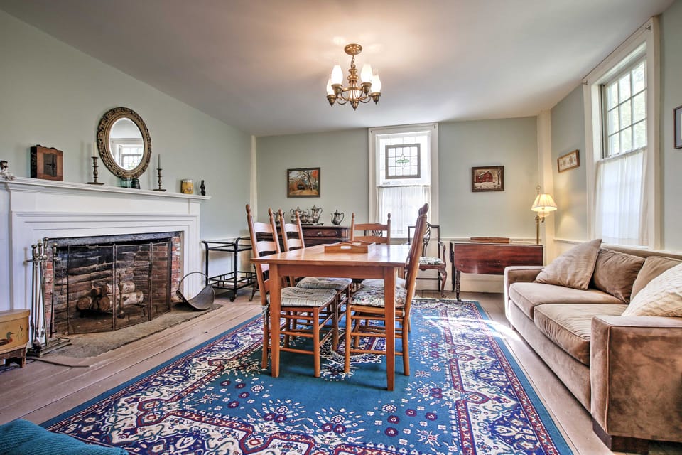 Historic Huntington Home - Walk to Westfield River House in Massachusetts