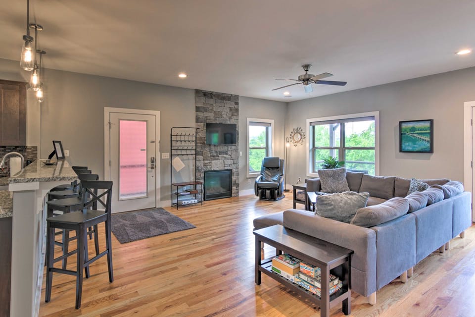 Modern Asheville Greenway Residence w/ 2 Decks! House in Asheville